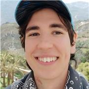 Profesora de apoyo escolar especializada en clases para niños de forma online, desde primaria hasta bachillerato